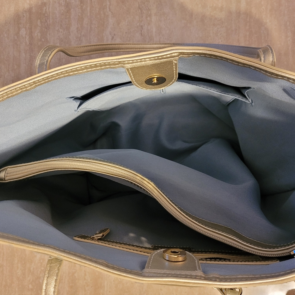 Libby Edelman Light Denim Blue/Gold Bali ToteBag With Matching Wristlet EUC - Picture 8 of 12